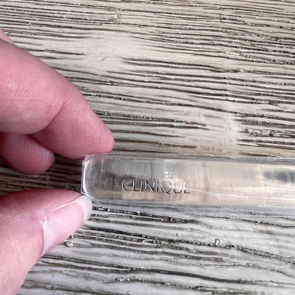 🆕 Clinique Foundation Brush